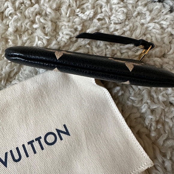 Louis Vuitton Empreinte Leather Bicolor Key Pouch - Picture 6 of 14